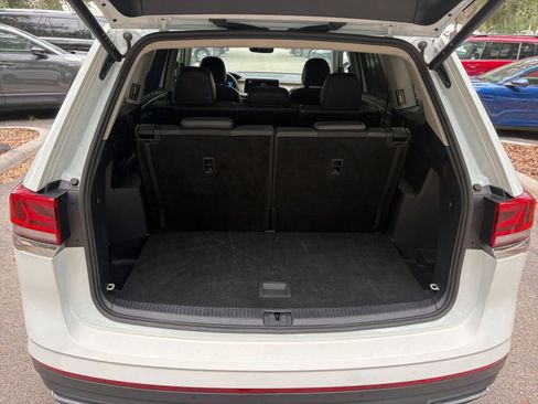 Used 2025 Volkswagen Atlas SE AWD/4WD image 34