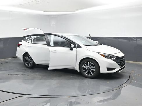 Used 2025 Nissan Versa SV w/ Trunk Package FWD image 33