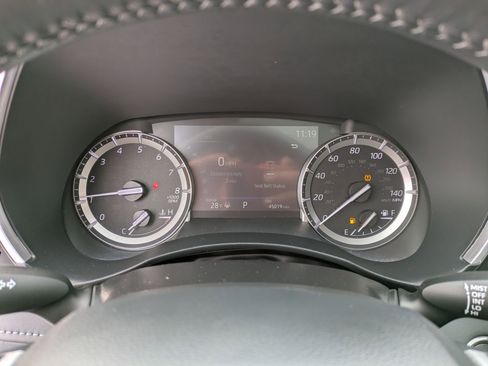 Used 2022 Toyota Highlander XLE image 10