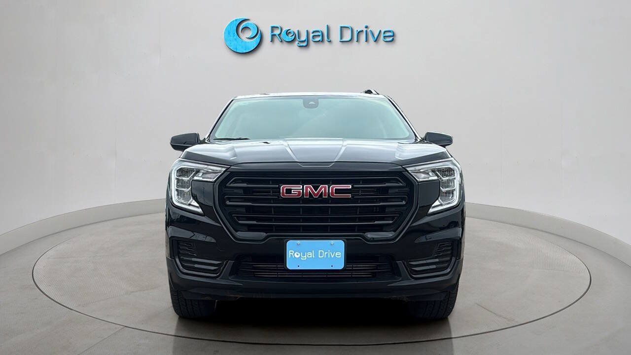 Used 2023 GMC Terrain SLE w/ Driver Convenience Package AWD/4WD image 9