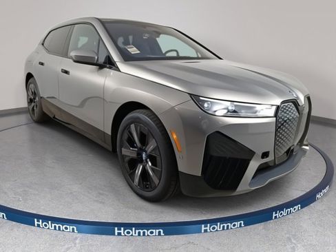 Used 2025 BMW iX xDrive50 image 3