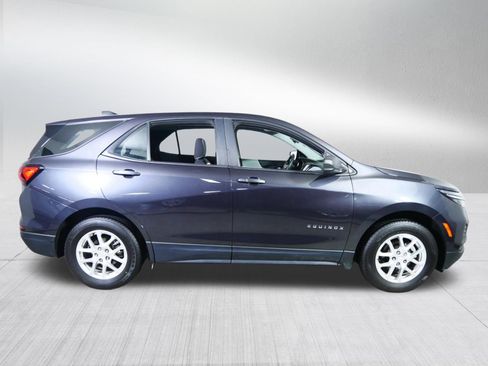 Used 2022 Chevrolet Equinox LS AWD/4WD image 8