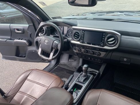 Used 2021 Toyota Tacoma Limited w/ Nightshade Package AWD/4WD image 30