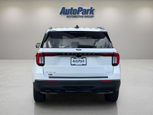 Used 2025 Ford Explorer Active AWD/4WD image 6