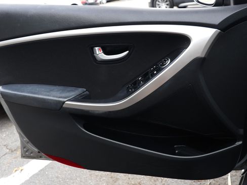 Used 2016 Hyundai Elantra GT FWD image 40