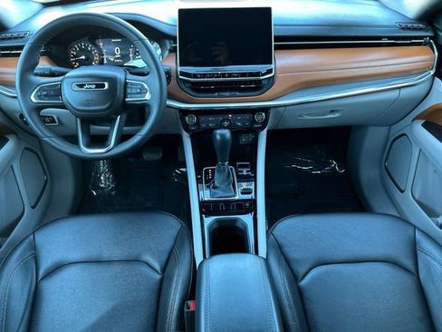 Certified 2024 Jeep Compass Limited image 3