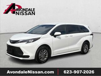 Used 2024 Toyota Sienna LE video 1