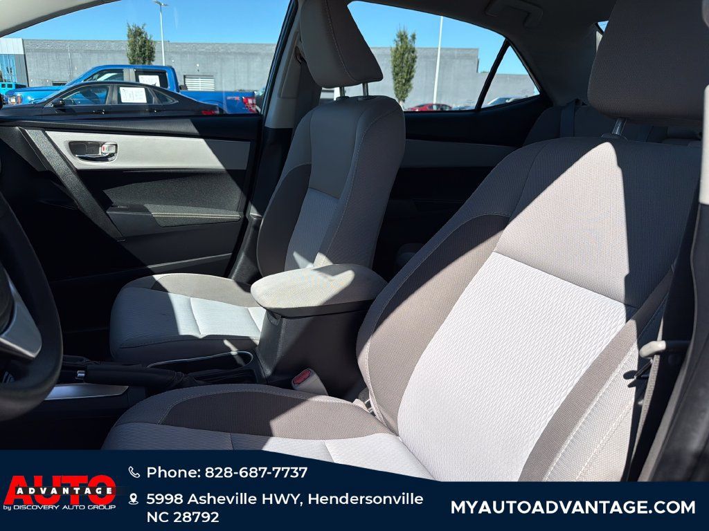 Used 2018 Toyota Corolla LE FWD image 10