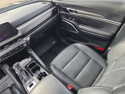 Used 2023 Kia Telluride AWD image 27