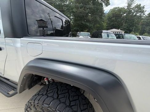Used 2023 Jeep Gladiator Mojave w/ Trailer Tow Package AWD/4WD image 21