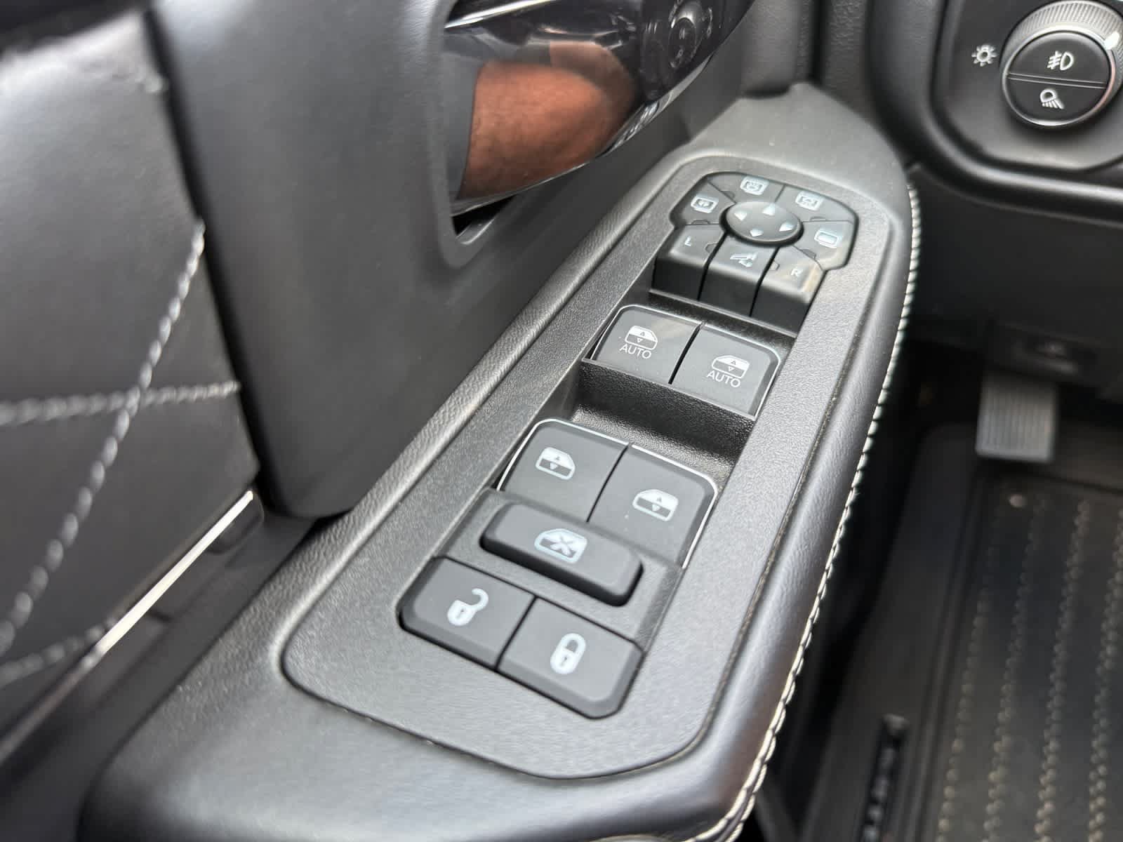 Used 2026 RAM 2500 Limited AWD/4WD image 27