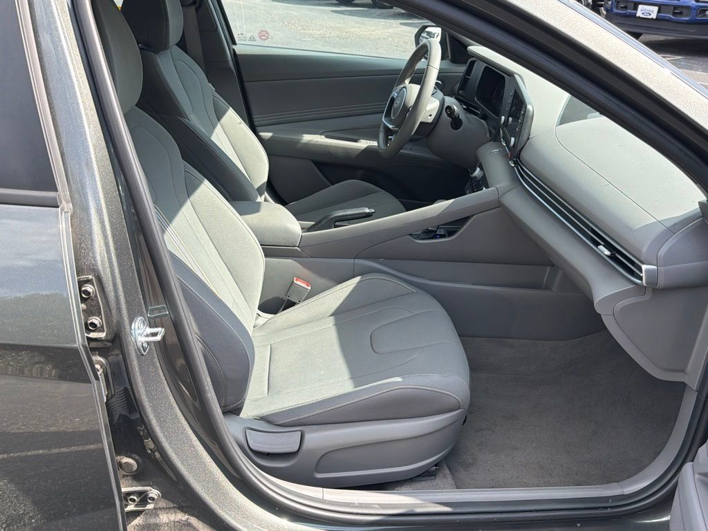 Used 2026 Hyundai Elantra Sport FWD image 15
