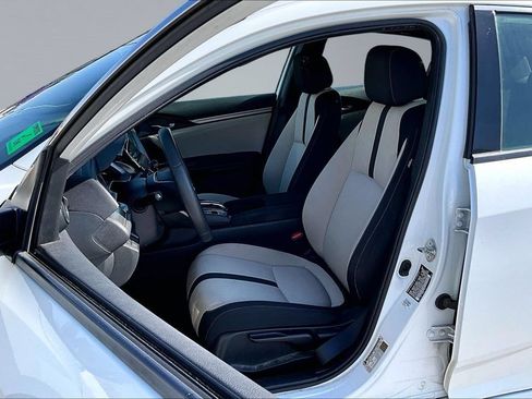Used 2019 Honda Civic EX image 3