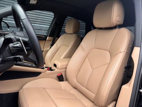 Certified 2026 Porsche Macan AWD/4WD image 15
