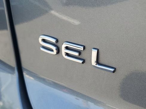 Used 2021 Volkswagen Atlas Cross Sport SEL image 6