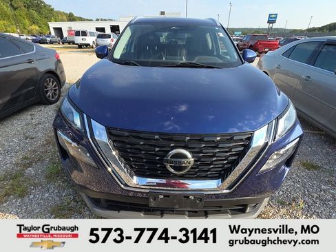 Used 2021 Nissan Rogue SV w/ Premium Package AWD/4WD image 2