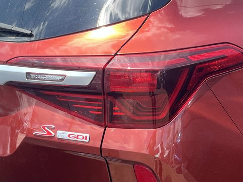 Used 2021 Kia Seltos S AWD/4WD image 6