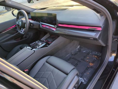 Certified 2026 BMW 550e xDrive image 24