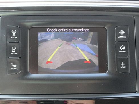 Used 2017 Chrysler Pacifica LX FWD image 23