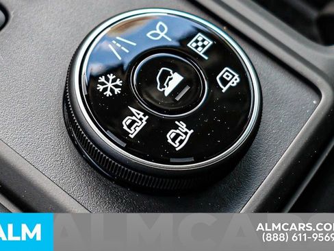 Used 2025 Nissan Pathfinder S image 48