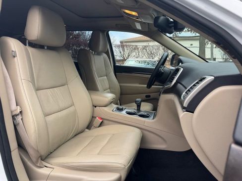 Used 2014 Jeep Grand Cherokee Limited image 20