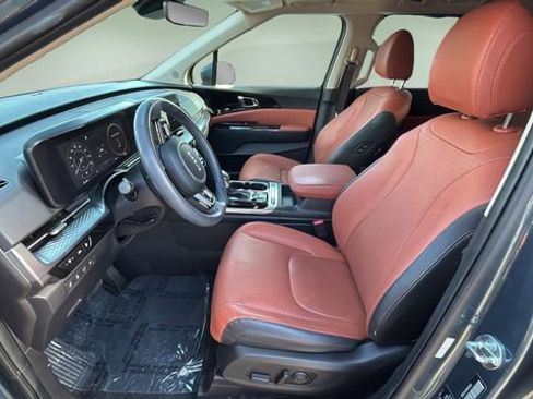 Used 2024 Kia Carnival SX Prestige image 18