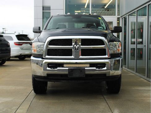 Used 2018 RAM 2500 Tradesman w/ Chrome Appearance Group image 2