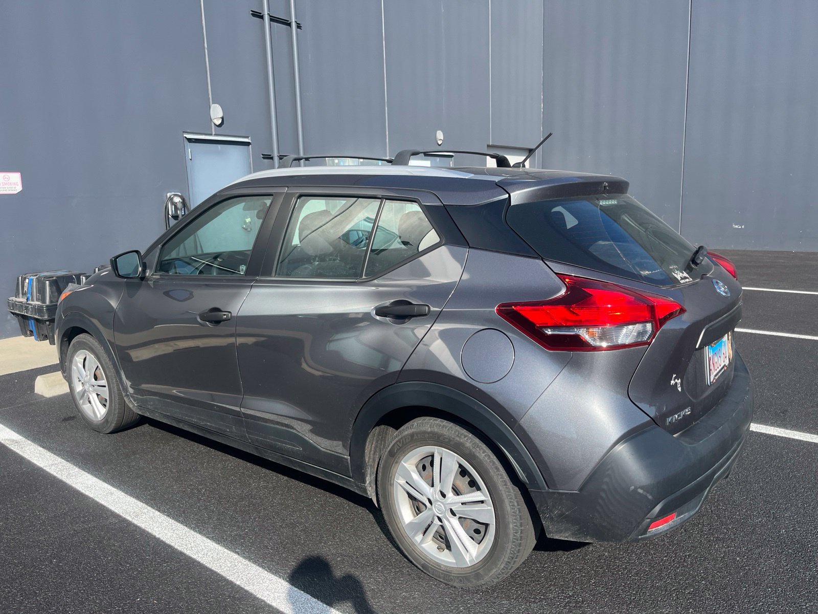 Used 2019 Nissan Kicks S FWD image 2