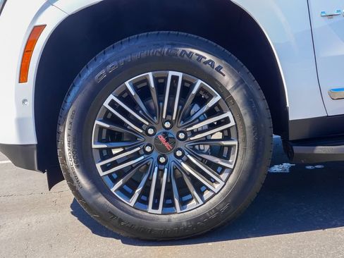 New 2026 GMC Yukon XL Elevation w/ Elevation Premium Package AWD/4WD image 7