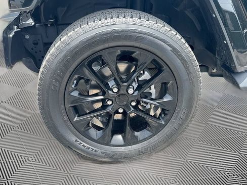 Used 2022 Jeep Wrangler Unlimited Sahara AWD/4WD image 35