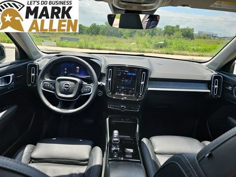 Used 2023 Volvo XC40 B4 Ultimate FWD image 20