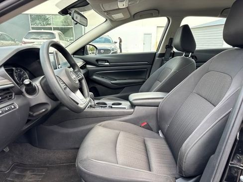 Used 2025 Nissan Altima 2.5 SV image 13