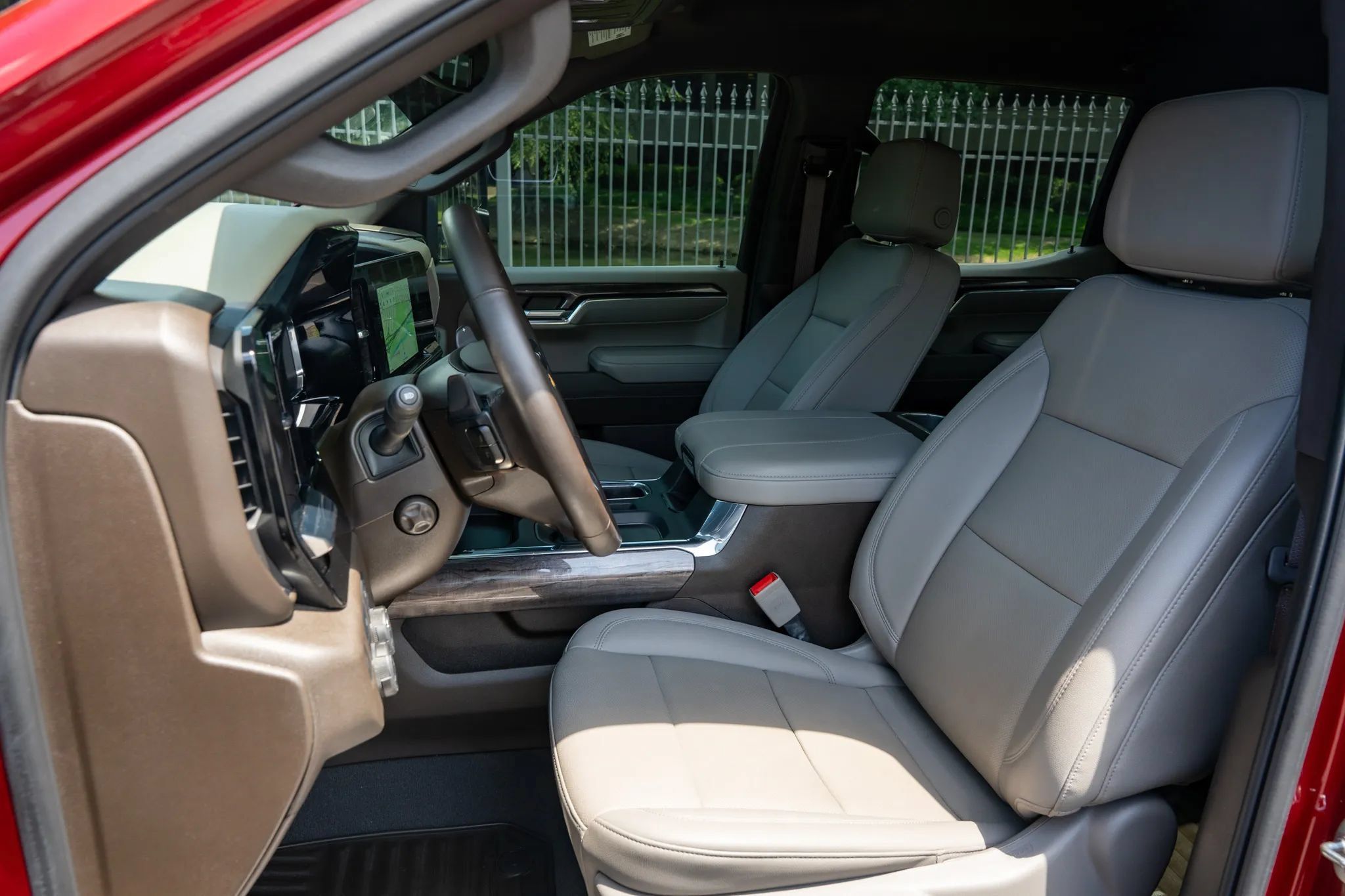 Used 2024 Chevrolet Silverado 1500 LTZ AWD/4WD image 11