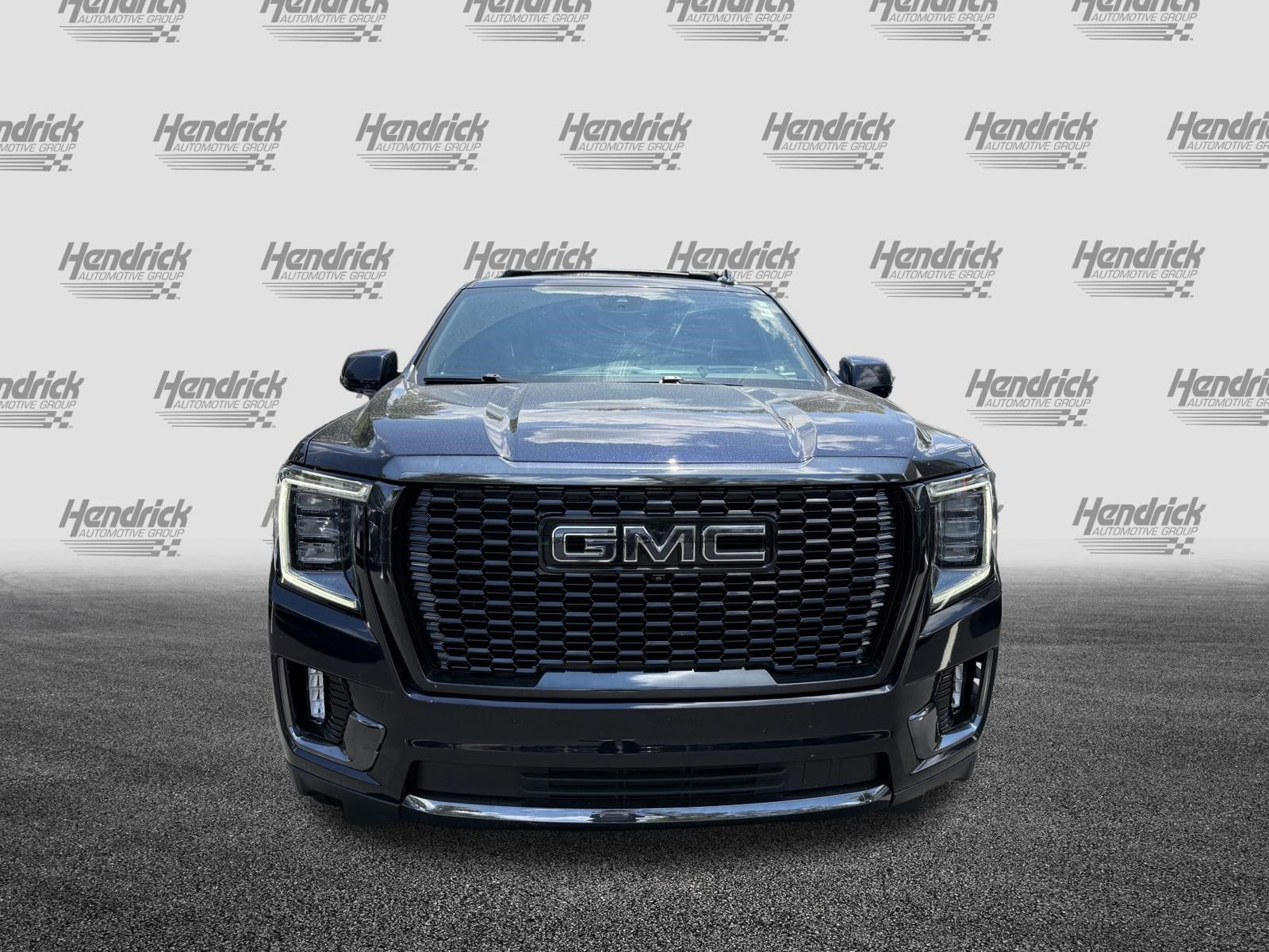 Used 2023 GMC Yukon Denali Ultimate AWD/4WD image 3