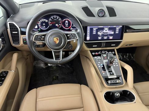 Used 2021 Porsche Cayenne S image 14