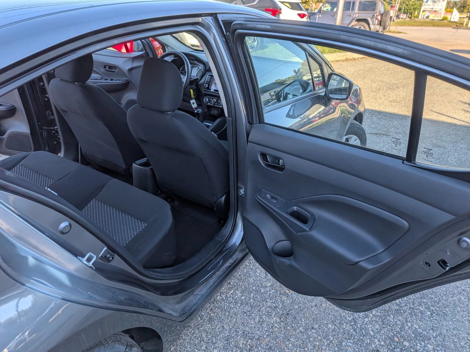Used 2024 Nissan Versa S FWD image 27