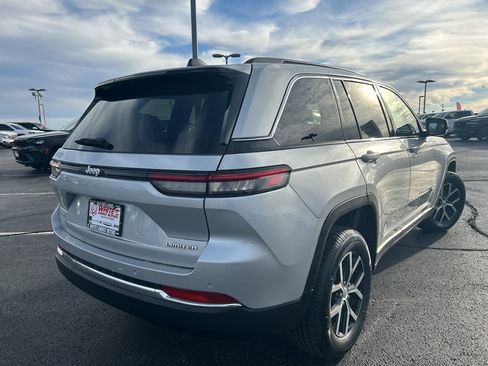 Certified 2024 Jeep Grand Cherokee Limited image 5