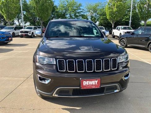 Used 2017 Jeep Grand Cherokee Limited AWD/4WD image 2