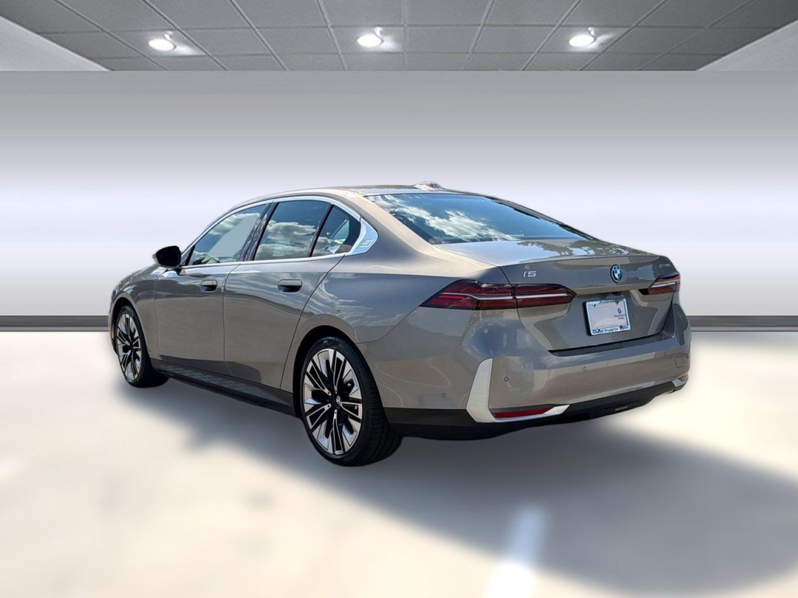 New 2027 BMW i5 eDrive40 w/ Premium Package RWD image 2