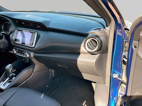 Used 2019 Nissan Kicks SR w/ SR Premium Package FWD image 16