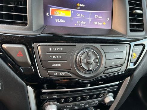 Used 2019 Nissan Pathfinder S image 26