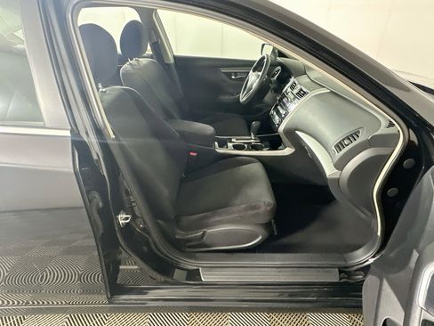 Used 2013 Nissan Altima 2.5 S FWD image 27