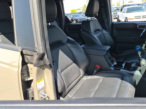 Used 2025 Ford Bronco Badlands AWD/4WD image 15