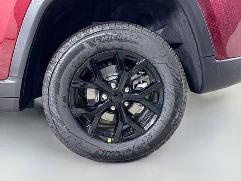 New 2025 Jeep Grand Cherokee Laredo image 30