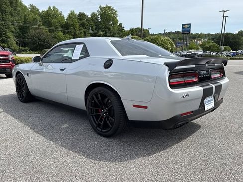 Used 2023 Dodge Challenger SRT Hellcat w/ Driver Convenience Group RWD image 5