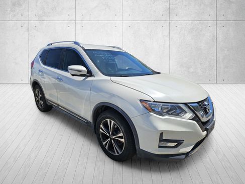 Used 2017 Nissan Rogue SL FWD image 1