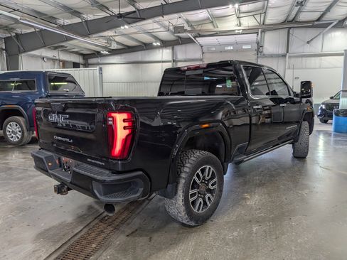 Used 2024 GMC Sierra 2500 Denali Ultimate AWD/4WD image 3