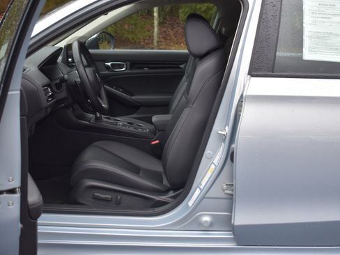 Used 2023 Honda Civic Touring image 17