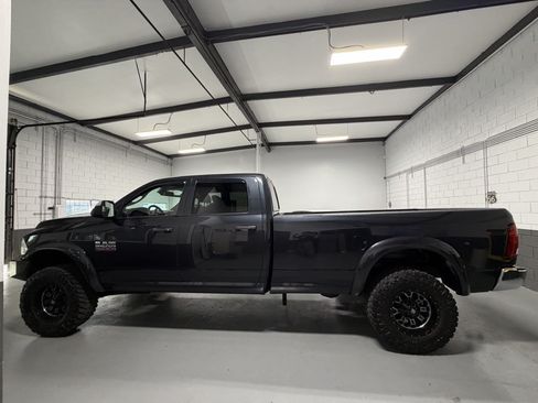 Used 2017 RAM 2500 Tradesman w/ Chrome Appearance Group AWD/4WD image 9