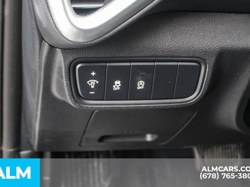Used 2025 Kia Soul LX w/ LX Technology Package FWD image 30